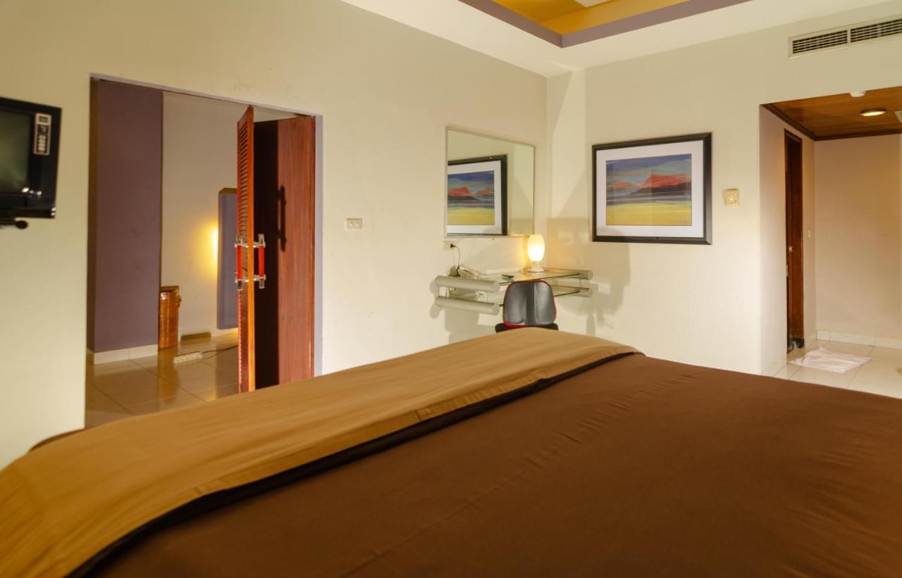 Hotel Peninsula Mangga Besar 雅加达 外观 照片